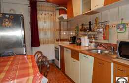 Apartament cu 3 camere + terasa 14 mp + teren aferent