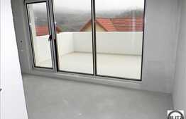 Apartament cu 3 camere de vanzare, 76 mp + terasa 28 mp + loc parcare