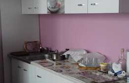 Casa de vanzare, 70 mp, 770 mp teren, zona de case!