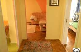 De vanzare apartament 3 camere, 65 mp utili, cu garaj, loc de parcare si boxa