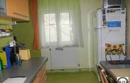 De vanzare apartament 3 camere, 65 mp utili, cu garaj, loc de parcare si boxa