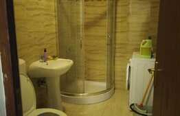 Apartament 3 camere, semimobilat, 74 mp, zona VIVO