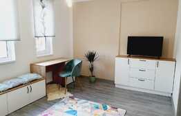 Apartament de lux, totul nou, parcare, etej intermediar, zona Sub Cetate