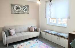 Apartament de lux, totul nou, parcare, etej intermediar, zona Sub Cetate