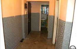 Vanzare apartament 4 camere, semidecomandat, 80 mp utili, zona Billa