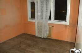 Vanzare apartament 4 camere, semidecomandat, 80 mp utili, zona Billa