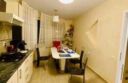 Casa 320 mp, terasa, gradina, garaj, zona Golden Tulip