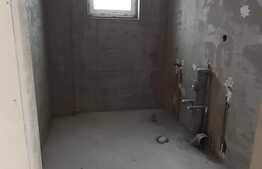 EXCLUSIVITATE ! Apartament 3 camere, CF, Terasa, semifinisat! Zona strazii Stejarului!