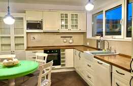 Casa 122 mp, teren 300 mp, garaj, zona Grand Hotel Italia