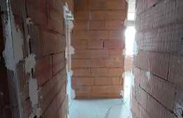 Apartament cu 2 camere, semifinisat, 45 mp, zona Terra!