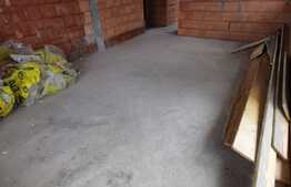 Apartament cu 3 camere, semifinisat, 86 mp, zona Terra!