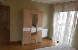 Apartament 3 camere, 68 mp, zona Plopilor