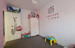 Apartament cochet, etaj 1, decomandat, parcare! Zona Sesul de Sus!