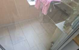 Apartament cochet, etaj 1, decomandat, parcare! Zona Sesul de Sus!