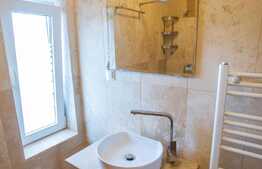 Casa, 330 mp, garaj, parcare, curte, zona strazii Eugen Ionesco
