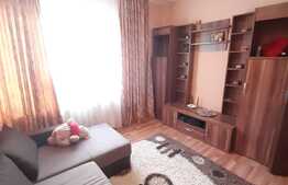 Apartament cu 3 camere si 2 balcoane, zona Florilor