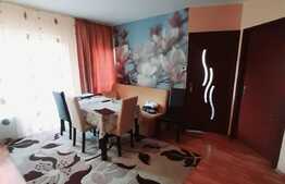 Apartament cu 3 camere si 2 balcoane, zona Florilor