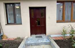 2 camere, decomandat, 70mp  loc de parcare, curte comuna, zona strazii Paris 