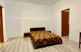 2 camere, decomandat, 70mp  loc de parcare, curte comuna, zona strazii Paris 