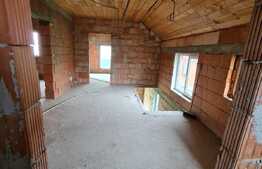 Casa individuala de 90mp cu panorama spre lac, teren aferent de 610 mp