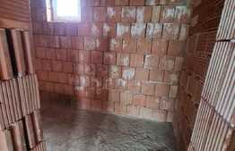 Casa individuala de 90mp cu panorama spre lac, teren aferent de 610 mp