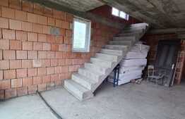 Casa individuala de 90mp cu panorama spre lac, teren aferent de 610 mp