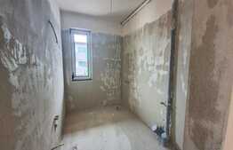 Apartament 2 camere semifinisat, garaj 3000 euro, zona Sub Cetate!