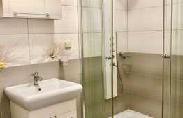 Apartament superb, 3 camere, terasa 60 mp, piscina,  zona American Village