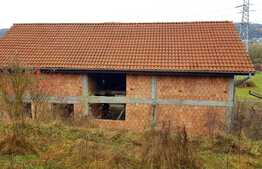 Casa individuala de vanzare, 280 mp utili, 900 mp teren, la rosu