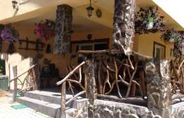 Cabana de vanzare la munte, 10 camere, ideala pentru investitie!