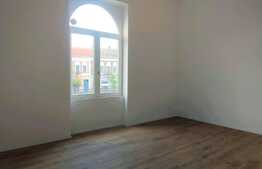 Reducere de pret! Apartament in centru tavan inalt, proaspat renovat. Investitie sigura