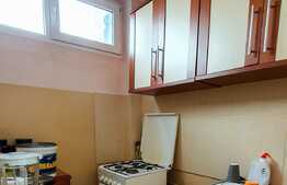 Woow!! Garsoniera la etaj intermediar, zona Parang