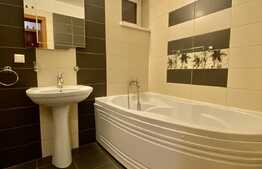 Apartament cu 3 camere, 90 mp, zona UMF