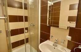 Apartament cu 3 camere, 90 mp, zona UMF