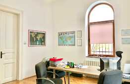 Casa cu 4 camere, 160 mp, terasa, curte 100 mp, zona  Cetățuia