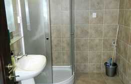 3 camere de vanzare 81 mp + 2 terase