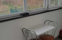 Iti doresti un apartament cochet si modern? Apartamentul perfect pentru tine! Decomandat, curte si loc de parcare!