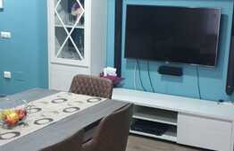 Iti doresti un apartament cochet si modern? Apartamentul perfect pentru tine! Decomandat, curte si loc de parcare!