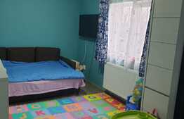 Iti doresti un apartament cochet si modern? Apartamentul perfect pentru tine! Decomandat, curte si loc de parcare!