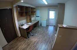 Apartament cu 3 camere decomandate, pretabil pentru spatiu comercial