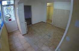 Apartament cu 3 camere decomandate, pretabil pentru spatiu comercial