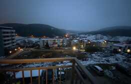 Apartament 2 camere, decomandat, 51 mp, parcare, zona Vivo!