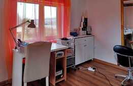 Casa finisata si mobilata, la cheie, semineu, panorama unica!