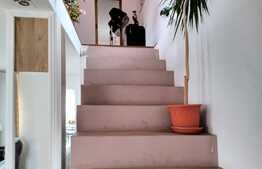 Casa finisata si mobilata, la cheie, semineu, panorama unica!