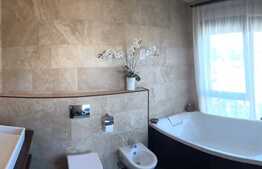 Apartament cu 3 camere, 100 mp, terasa 180 mp, parcare, zona Iulius Mall