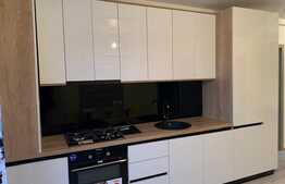 Apartament modern de 3 camere semidecomandate, etaj intermediar, balcon si parcare!