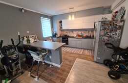 Apartament spatios , 73 mp, balcon, loc de parcare! Zona Cetatii!