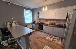 Apartament spatios , 73 mp, balcon, loc de parcare! Zona Cetatii!