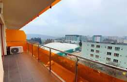 Apartament de inchiriat cu doua camere, 50 mp, loc de parcare subteran, complex Viva City