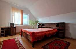 Casa 96 mp, 4 camere, 2 parcari, 100 mp teren, zona Sanex